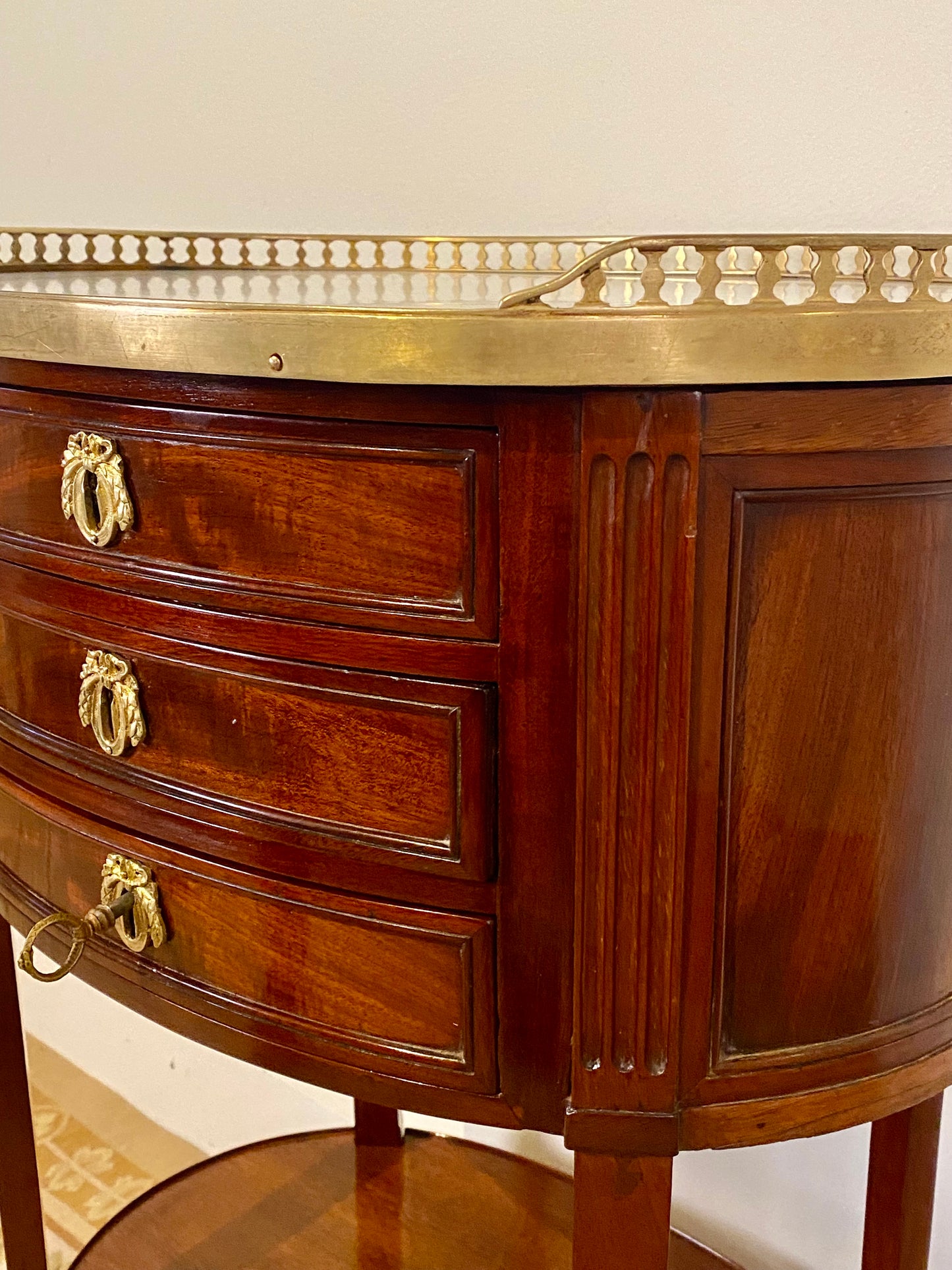 SALONTAFELTJE MAHONIE LOUIS XVI