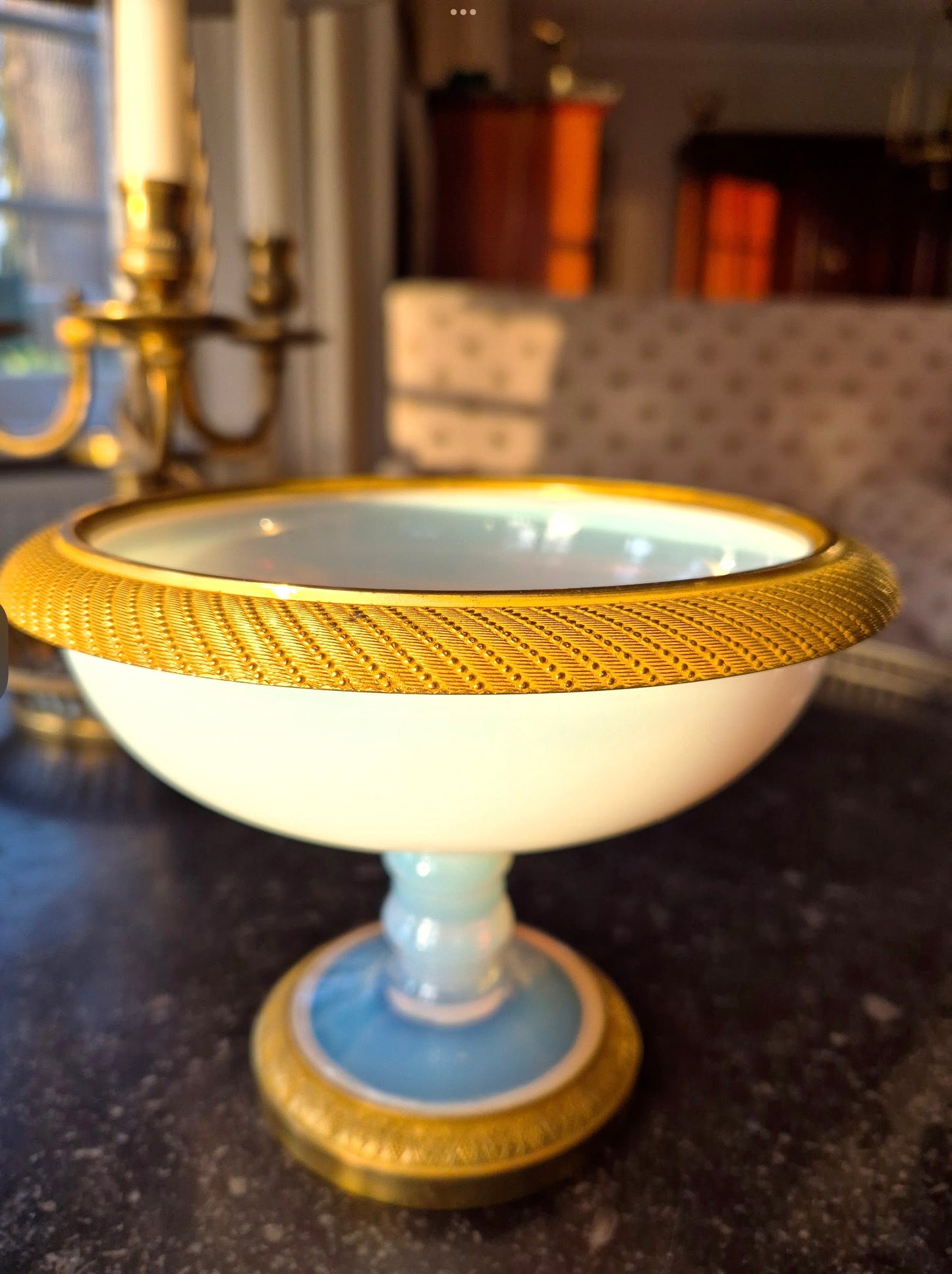 Opaline coupe