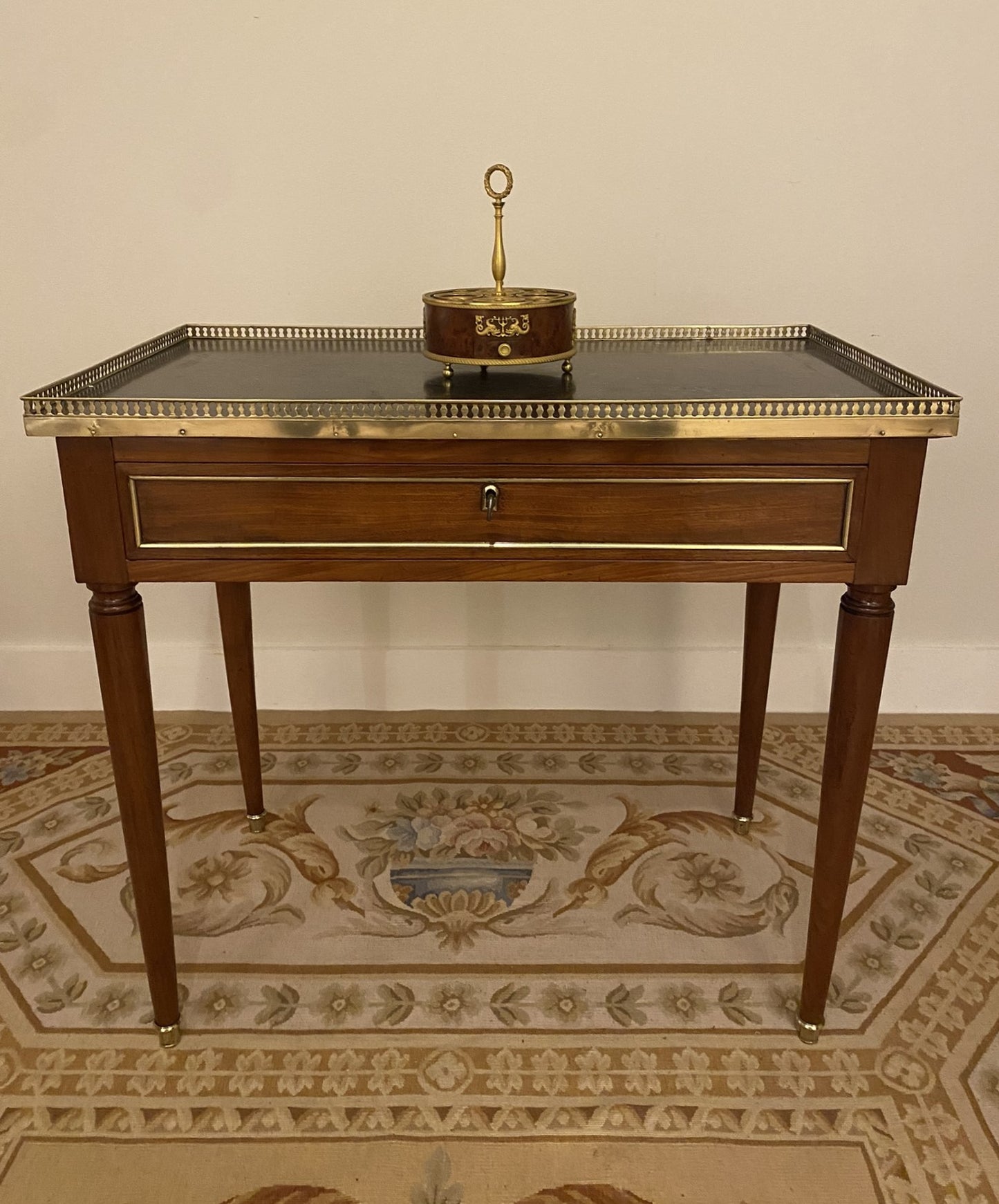 KLEIN BUREAU - SPEELTAFEL