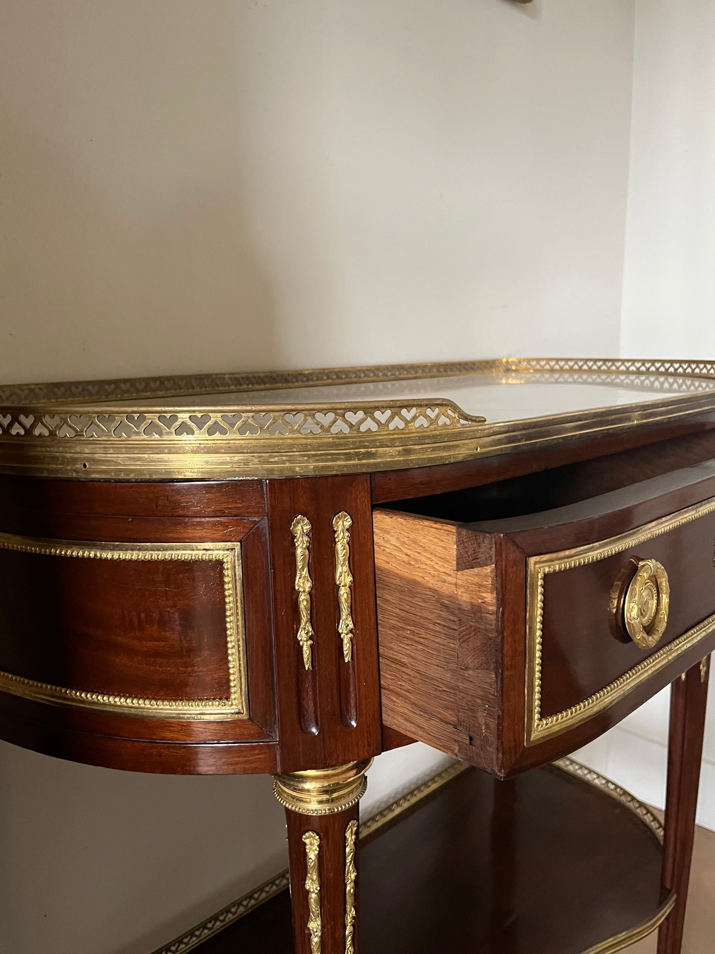 Console demi-lune