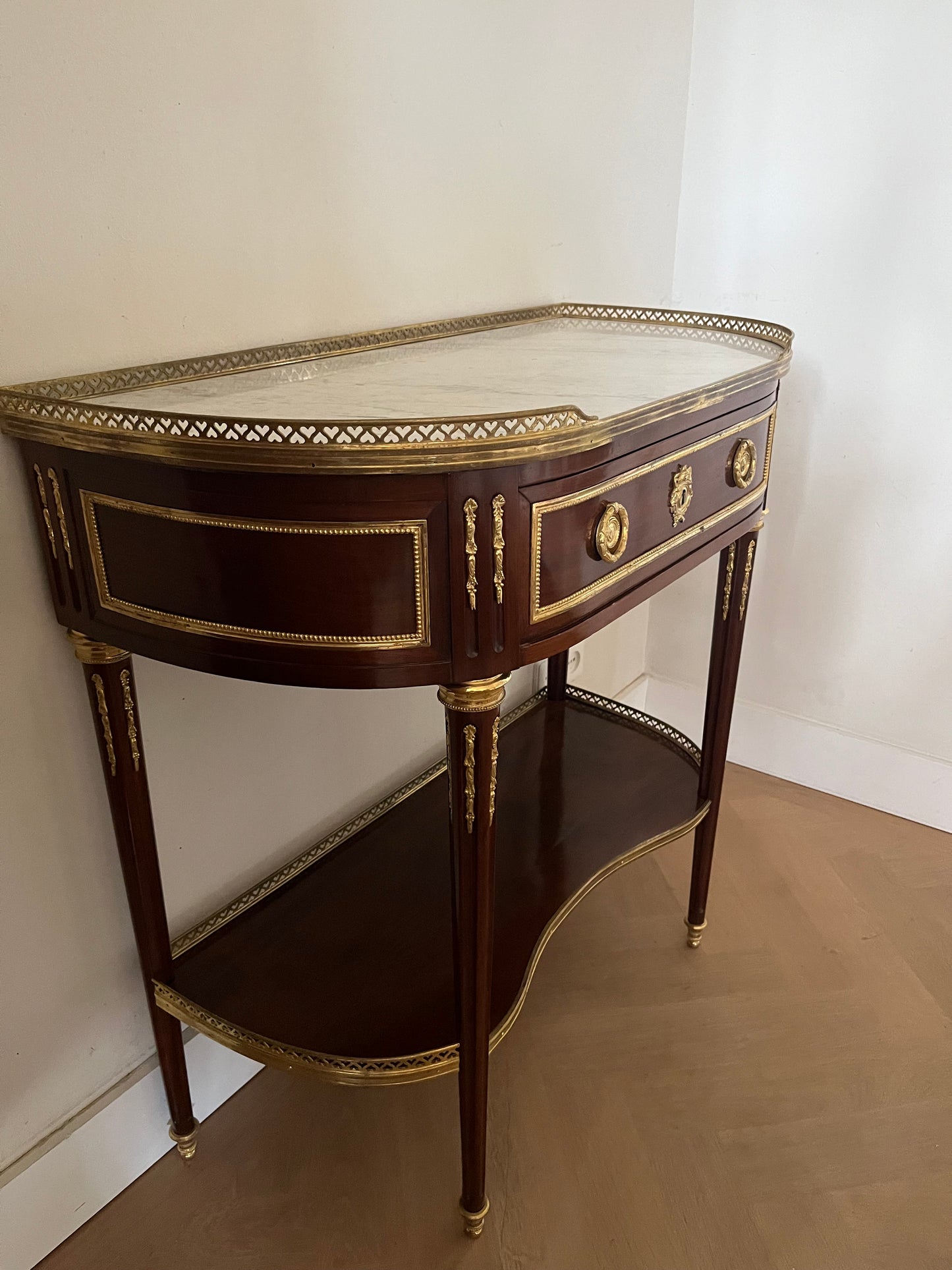 Console demi-lune