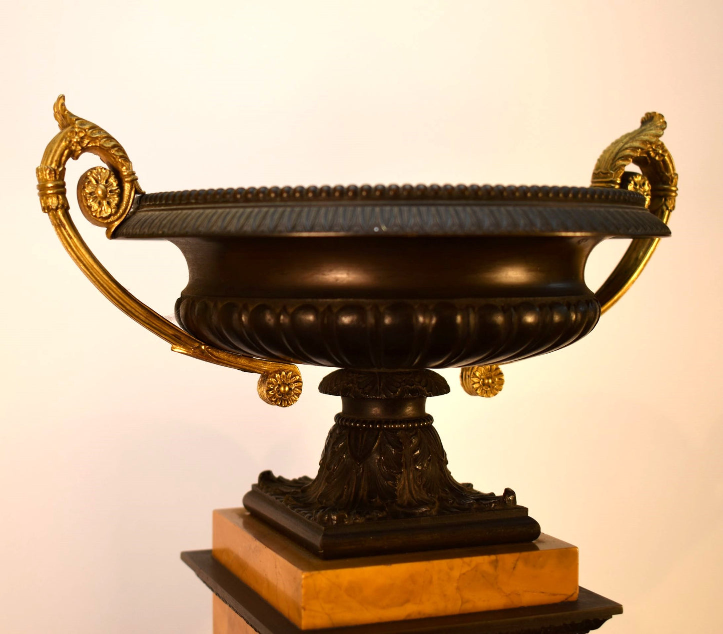 BRONZEN GEPATINEERDE COUPES