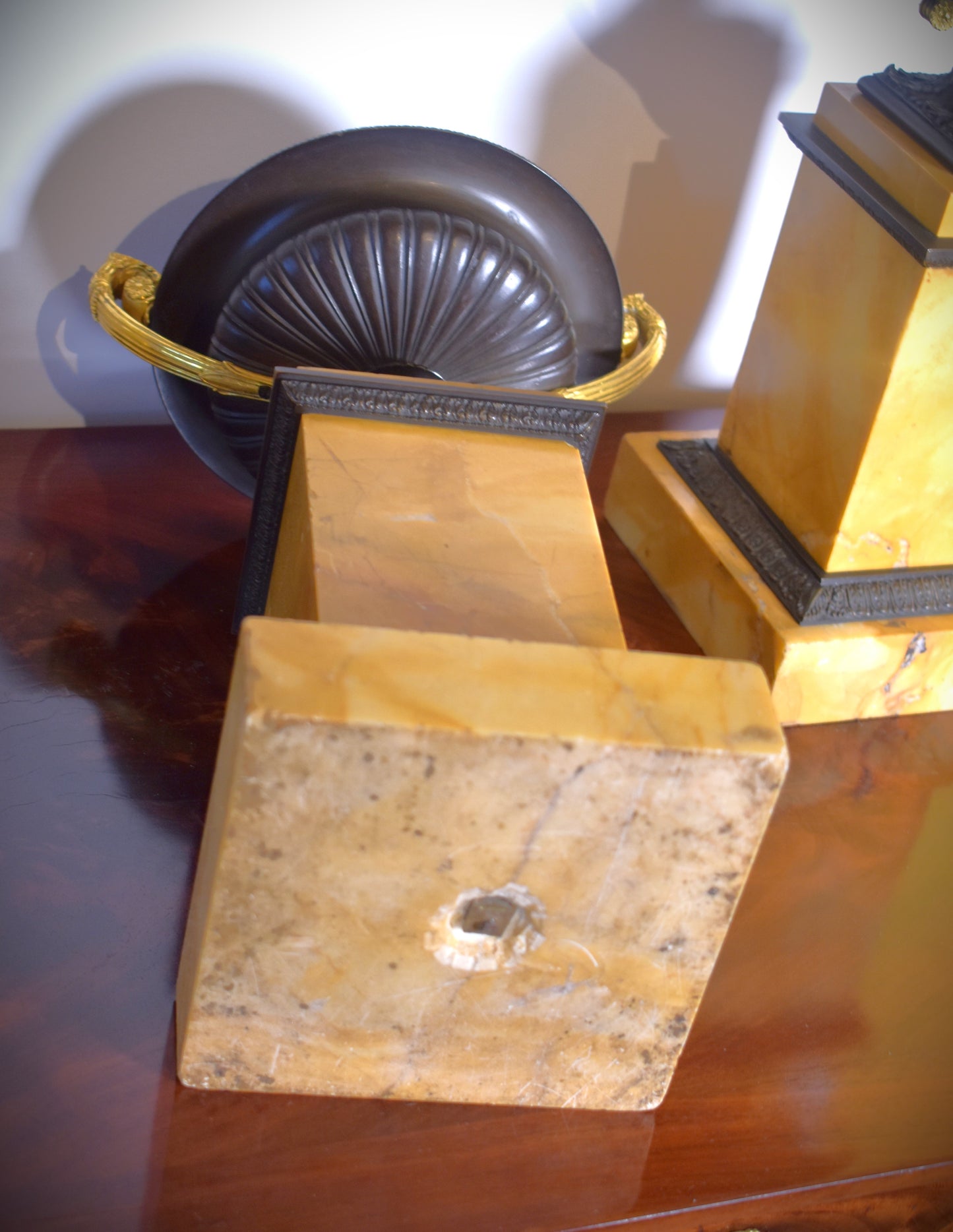 BRONZEN GEPATINEERDE COUPES