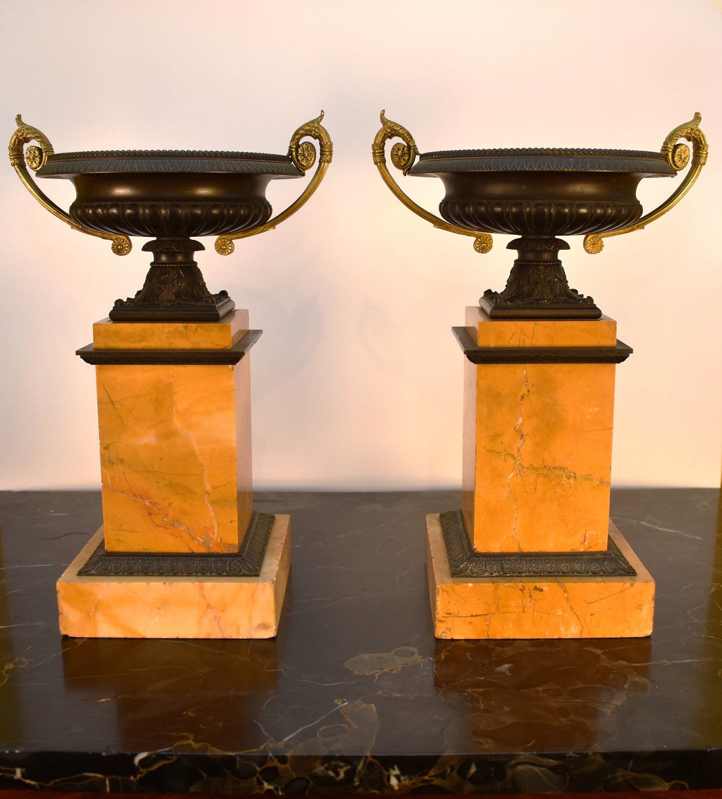 BRONZEN GEPATINEERDE COUPES